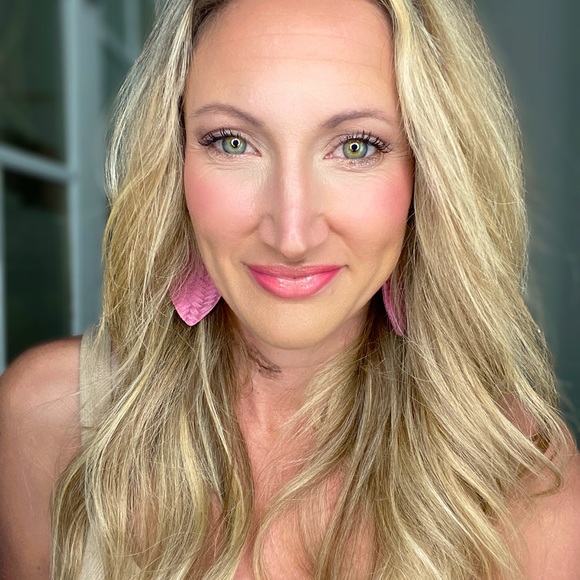 Meet your Posher, Amanda - Picture 6 of 15